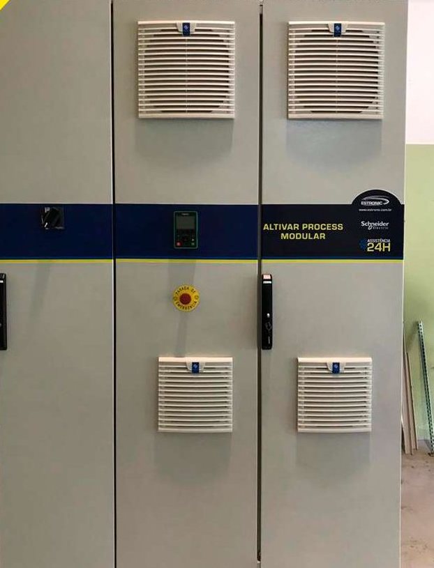 Painel elétrico montado